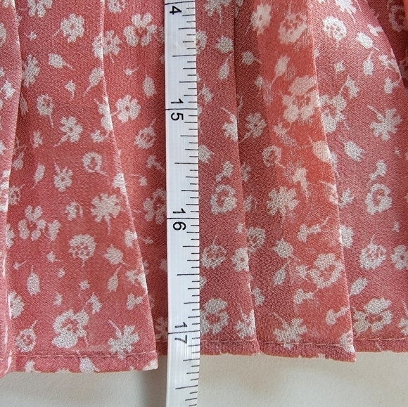 Hollister Ultra Highrise Pleated Skirt Size Medium EUC - Picture 3 of 8